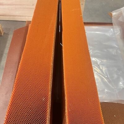 Meer dan 10 MPa Vlakte compressie sterkte luchtvaartkwaliteit Aramid honingraat kern voor vleugels
