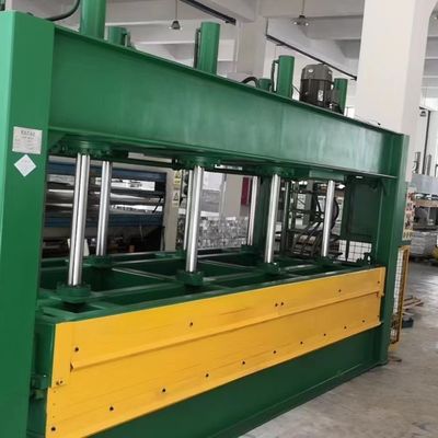 Aluminium honingraat paneel Hot Press Machine met aanpasbare olie temperatuur te koop