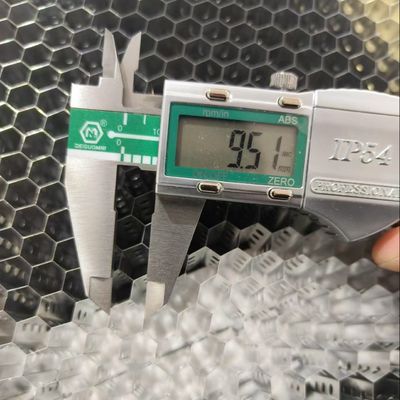 Punch Holes Slotted Aluminium Honeycomb Core Side Length 5.5mm
