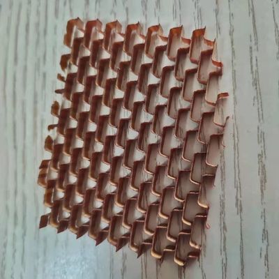 Dikte 5,2 mm Dichtheid 56 Flexible Nomex Honeycomb Core Plum Shape Perforated Grid