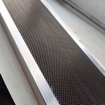 Aanpasbare oversized 1250 * 3000mm roestvrij staal honingraat kern voor de lucht- en ruimtevaart