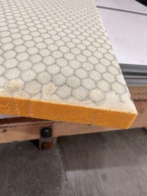 Zijdelingse lengte 6~15 mm Aluminium honingraat kern met schuimmaterialen
