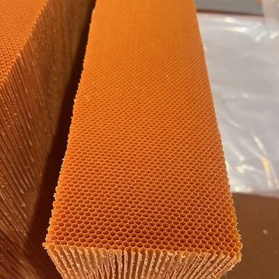 Meer dan 10 MPa Vlakte compressie sterkte luchtvaartkwaliteit Aramid honingraat kern voor vleugels