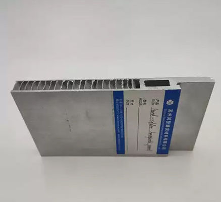 1000*2000mm Grootte Gelast Aluminium Honingraat Panel Gebruikt In Interne Daken